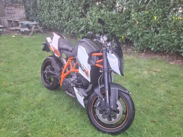 Year unknown KTM 990 Duke - €4,500 · Bidding (1/1)