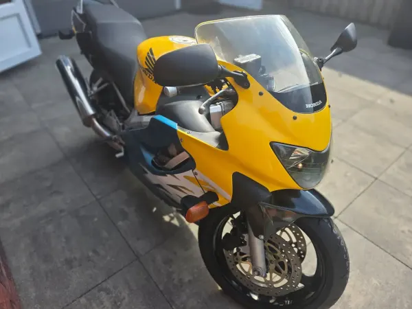 2000 Honda CBR 600 - €2,350 · Bidding (1/1)