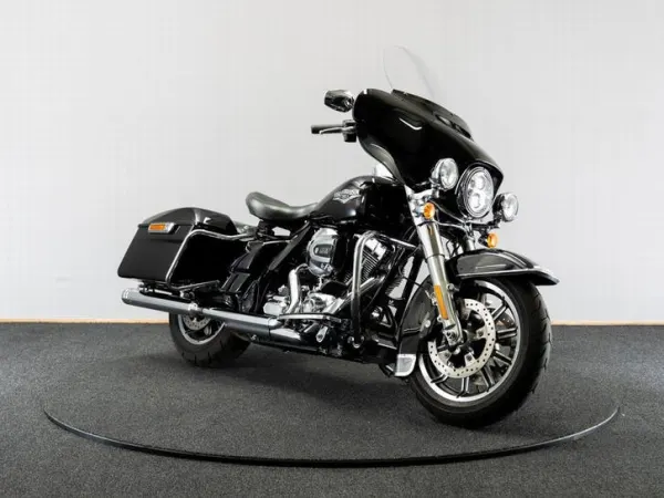 2015 Harley-Davidson FLH Electra Glide (bj 2015) - € 17.450 · Bieden (1/1)