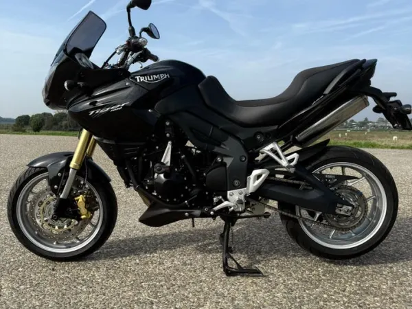 Year unknown Triumph Tiger 1050 (2007) – Zwart – 19.500 km - €5,250 (1/1)
