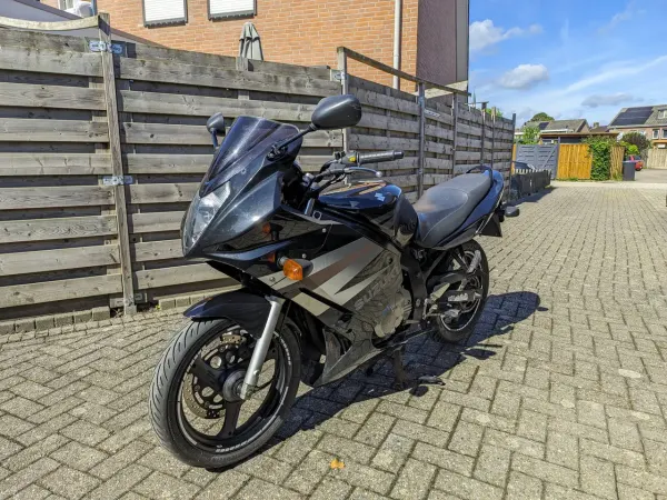 2004 Suzuki GS 500 - €1,650 (1/1)