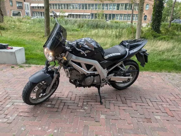 2003 Suzuki SV 650 - € 2.000 · Bieden (1/1)