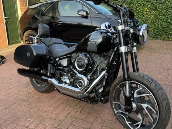 2023 Harley-Davidson Sport Glide 2023 107 Harley Schade Voorvork - €12,650 · Bidding (1/1)