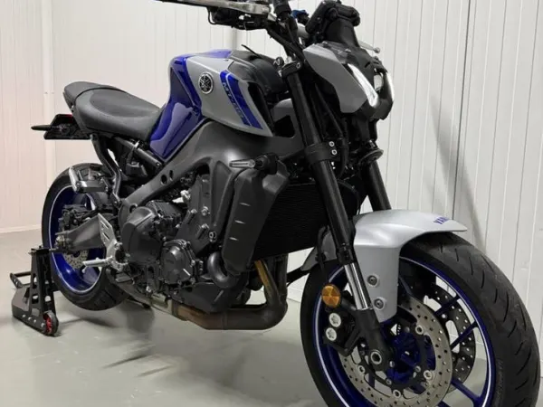 2021 Yamaha MT 09 - €8,999 · Bidding (1/1)