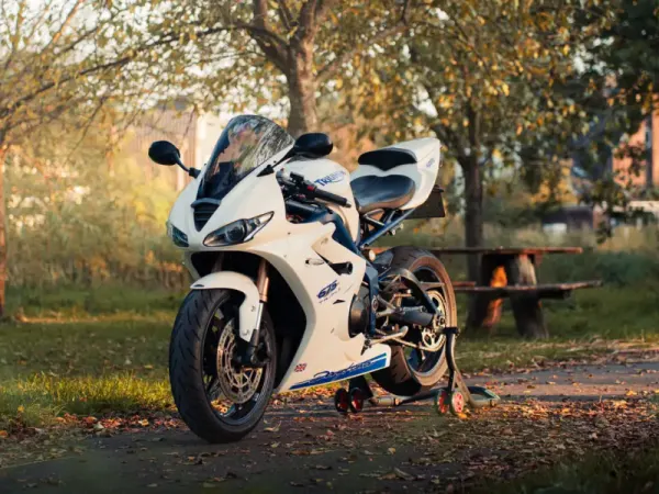 2009 Triumph Daytona 675 - €7,000 · Bidding (1/1)