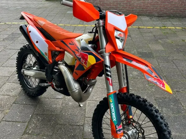 2024 KTM 300 EXC TBI Champion Edition - €10,250 · Bidding (1/1)