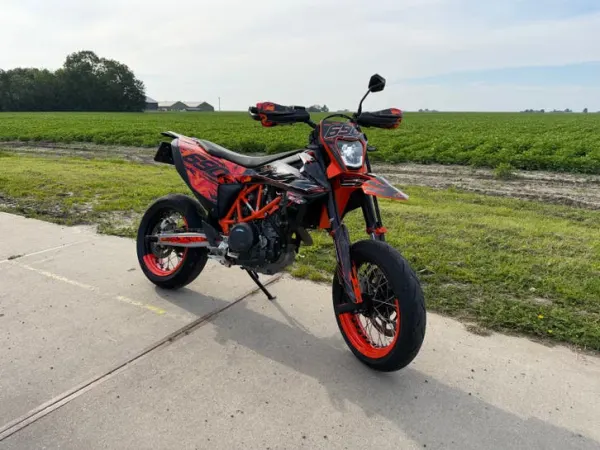2019 KTM 690 Supermoto uit 2019-Perfecte staat! - €11,000 · Bidding (1/1)