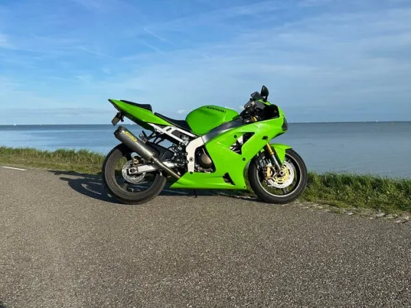 2005 Kawasaki ZX6R 2005-A2 kenteken, vol Vermogen - €5,000 · Bidding (1/1)