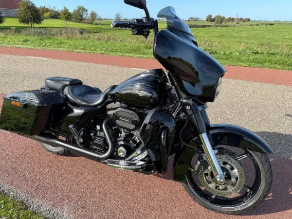 2016 Harley-Davidson Street Glide CVO - € 16.750 · Bieden (1/1)