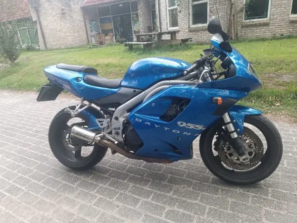 2005 Triumph Daytona 955i - €2,000 (1/1)