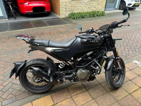 2022 Husqvarna Svartpilen 401 bj. 2022 BTW Factuur - €3,000 · Bidding (1/1)