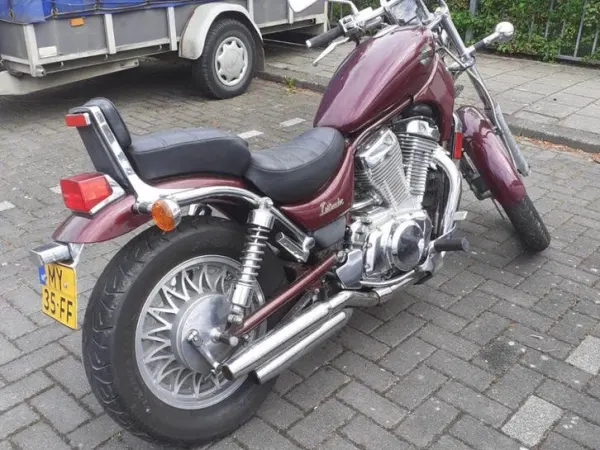 Year unknown Suzuki Intruder 1986 - €1,750 · Bidding (1/1)