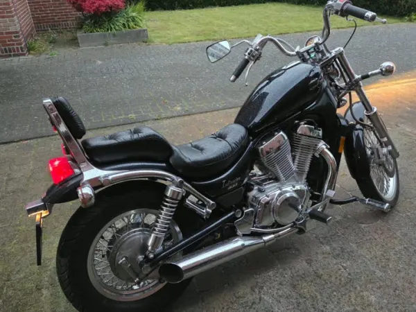 Year unknown Suzuki Intruder 800-Chopper met Lage Kilometerstand - €2,750 · Bidding (1/1)