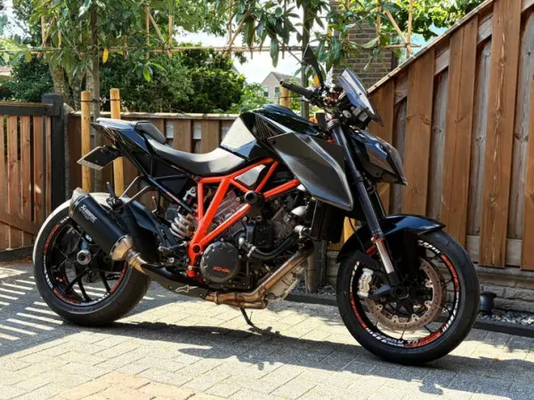 2014 KTM SuperDuke 1290R 2014 NL Motor Akra ABS QS Nwe Banden - € 8.988 (1/1)