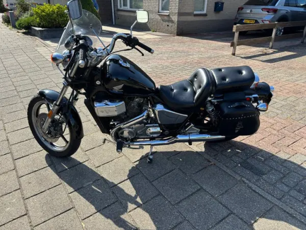 Bouwjaar onbekend Honda Shadow VT700 CC Chopper-Klaar Voor de weg! - € 2.250 · Bieden (1/1)