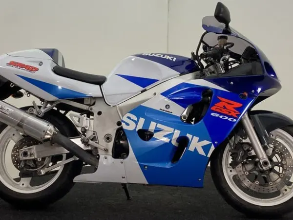 1998 Suzuki GSX 600 - €2,500 · Bidding (1/1)