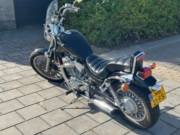 1986 Suzuki VS 700 - €2,200 · Bidding (1/1)