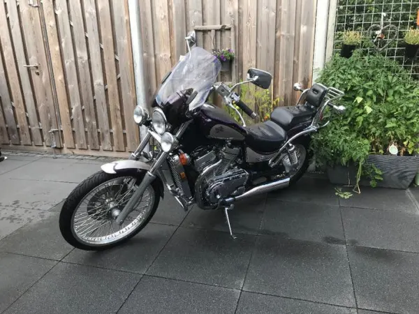 1996 Suzuki VS 800 - €2,500 · Bidding (1/1)