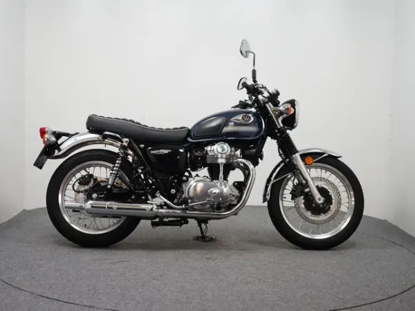 2023 Kawasaki W 800 (bj 2023) - €8,499 (1/1)
