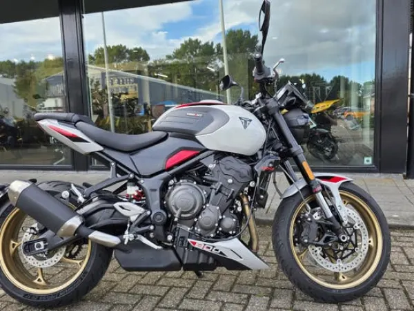 2026 Triumph Trident 800 New Trident 800 (bj 2026) - € 11.345 · Bieden (1/1)