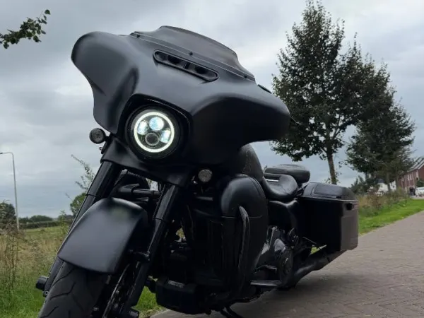 2016 Harley-Davidson Street Glide CVO 2016 - € 20.750 · Bieden (1/1)