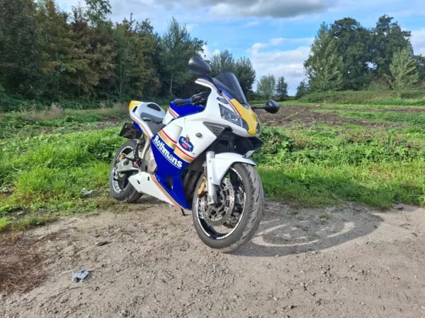 Year unknown Honda CBR 600RR Rothmans Edition - €5,750 · Bidding (1/1)