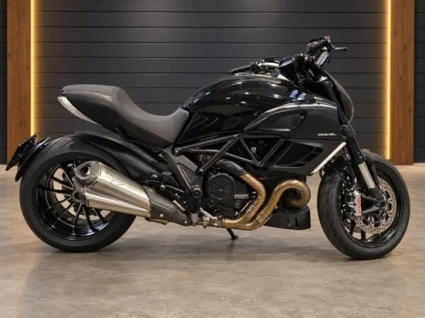 2011 Ducati Tour Diavel Carbon | Desmo Beurt Uitgevoerd - € 8.950 (1/1)
