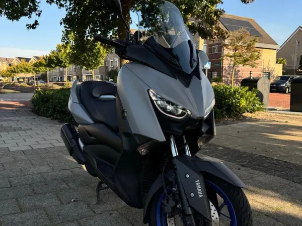 2021 Yamaha Xmax 300 – 2021 – 17.730 km – Nette Staat - €5,995 · Bidding (1/1)
