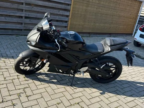 2019 Yamaha YZF R3 - €5,500 (1/1)