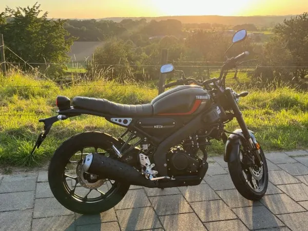 2021 Yamaha XSR125 Zwart/Rood-Ideaal Voor A1 Rijbewijs - €3,599 · Bidding (1/1)