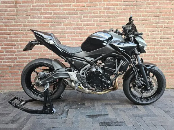 2024 Kawasaki Z 650 - €9,000 · Bidding (1/1)
