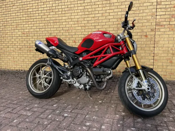 2010 Ducati Monster 1100 - €5,750 (1/1)