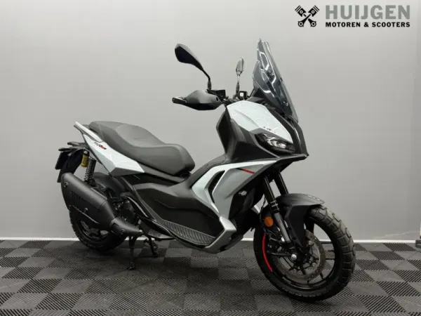 2026 Aprilia SR GT 400 - €6,849 · Bidding (1/1)