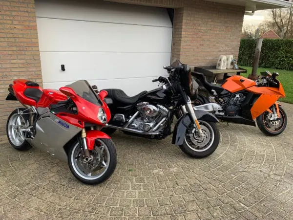 Year unknown MV Agusta F4 1000, Harley Davidson Street Glide, KTM RC8 - Bidding (1/1)