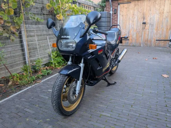 Year unknown Suzuki GSX 600 - €1,400 (1/1)