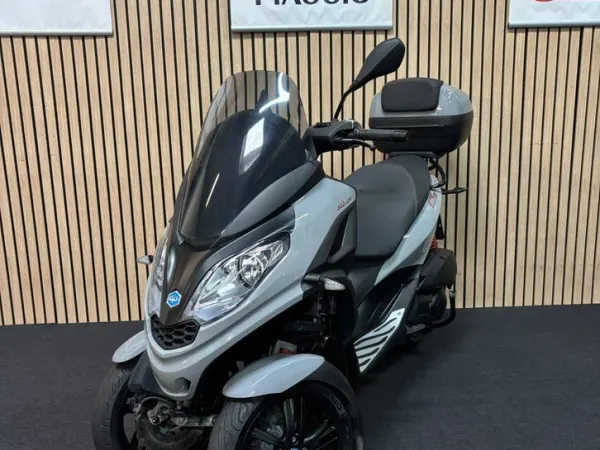 2019 Piaggio MP3 300 HPE Sport ABS ASR 2019 Autorijbewijs - €4,750 (1/1)