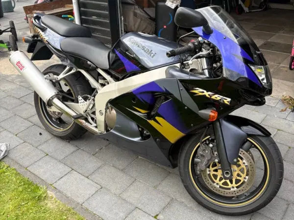 1999 Kawasaki ZX-6R Ninja-Sportieve Motorfiets - €2,499 · Bidding (1/1)