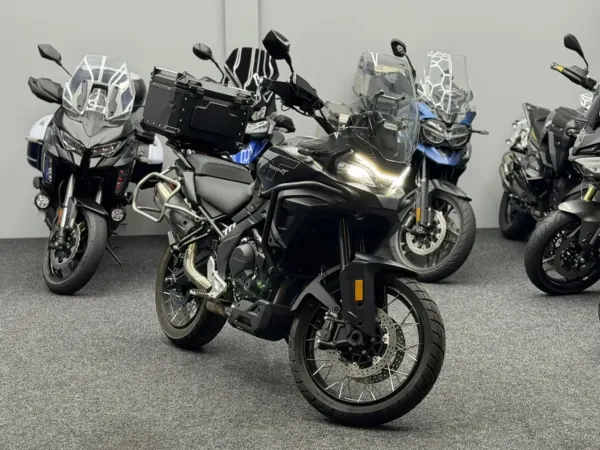 2025 Cfmoto 700 MT - € 6.998 · Bieden (1/1)