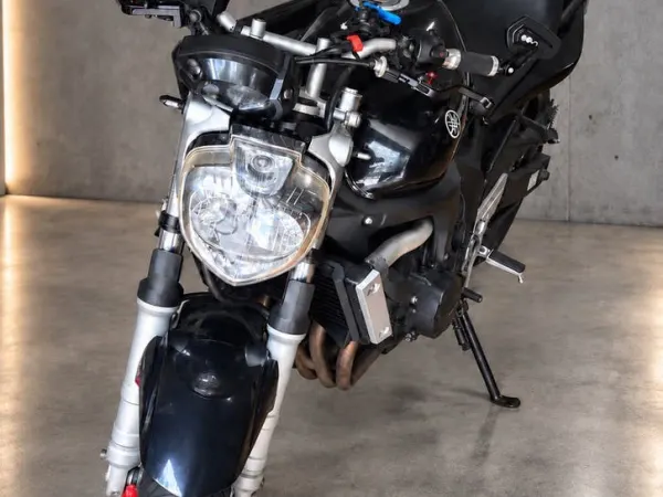 2005 Yamaha FZ 6 - € 3.000 · Bieden (1/1)