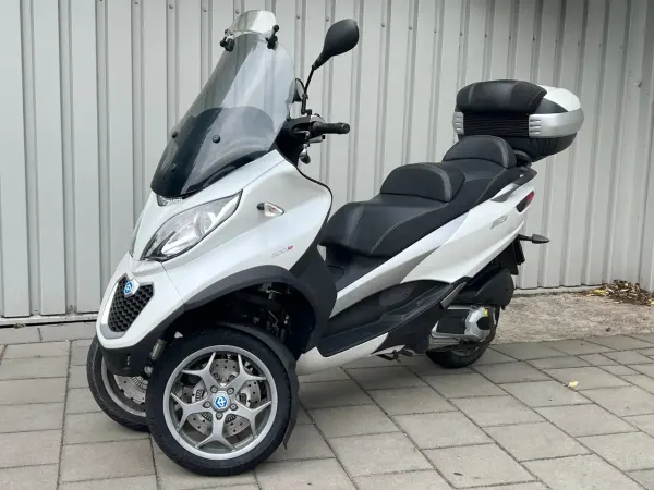 2016 Piaggio MP3 300 - €4,900 (1/1)