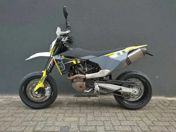 2021 Husqvarna 701 Supermoto - €8,950 (1/1)
