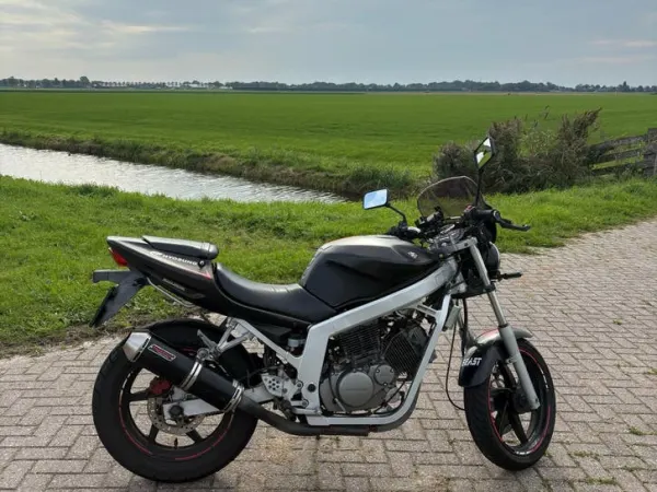 2006 Hyosung GT125cc Naked Bike-Ideaal Voor A1 Rijbewijs - €1,450 · Bidding (1/1)