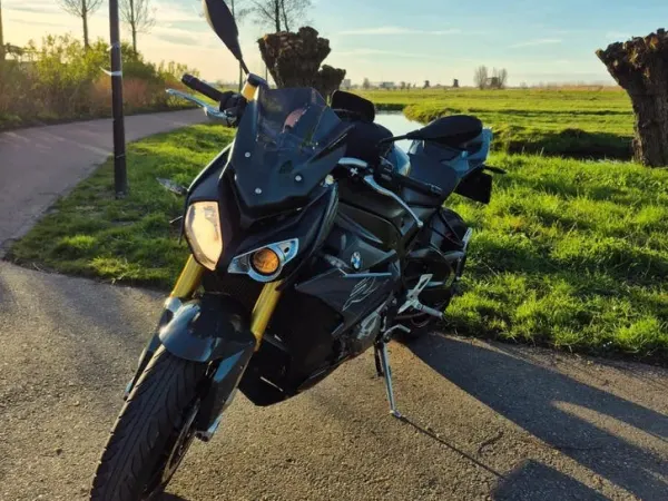 2018 BMW S1000R - €10,500 · Bidding (1/1)
