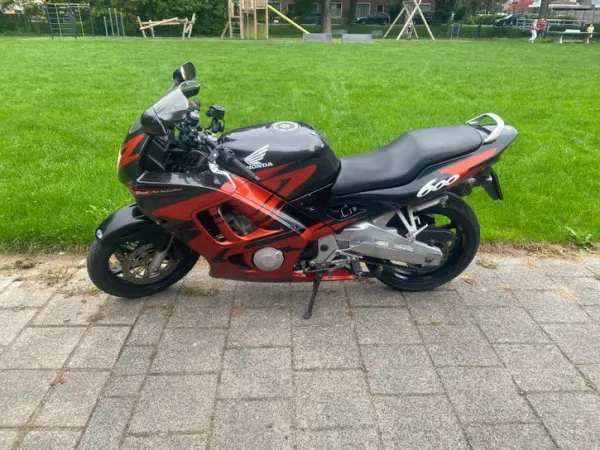 1998 Honda CBR 600 F - Bidding (1/1)