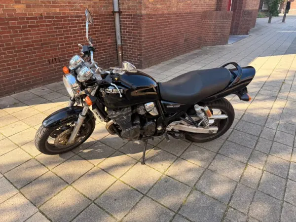 Year unknown Suzuki GSX 750 Inazuma 1999 (36,9k KM op teller!) - €2,500 · Bidding (1/1)