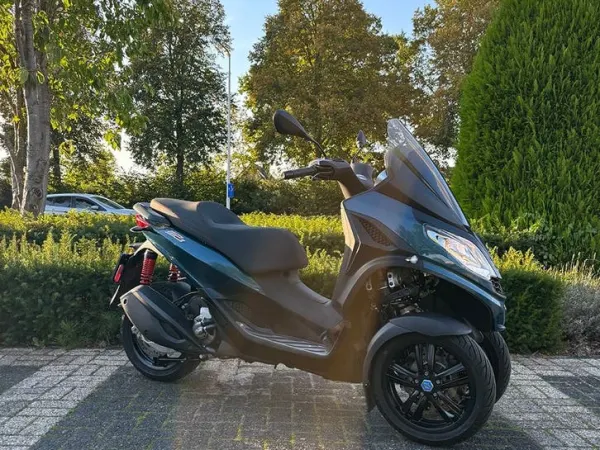 2024 Piaggio MP3 300 HPE - € 7.295 (1/1)