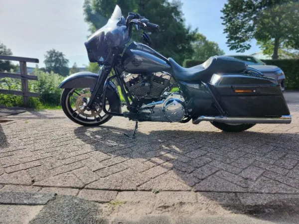 2009 Harley-Davidson Street Glide - € 10.950 (1/1)