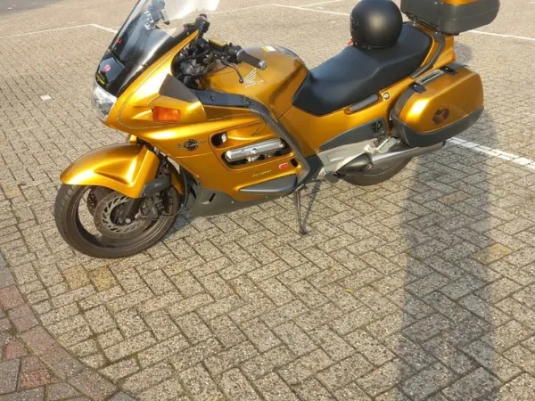 Year unknown Honda ST1100 Pan European-Gouden Toermotor - Bidding (1/1)