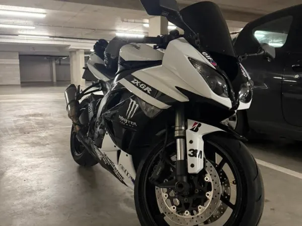 2009 Kawasaki ZX6-R 2009 A2 - €6,500 · Bidding (1/1)