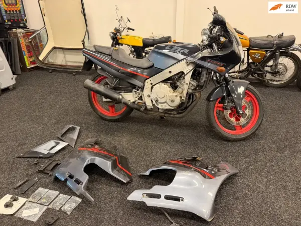 1987 Honda CBR 400 - €2,750 (1/1)